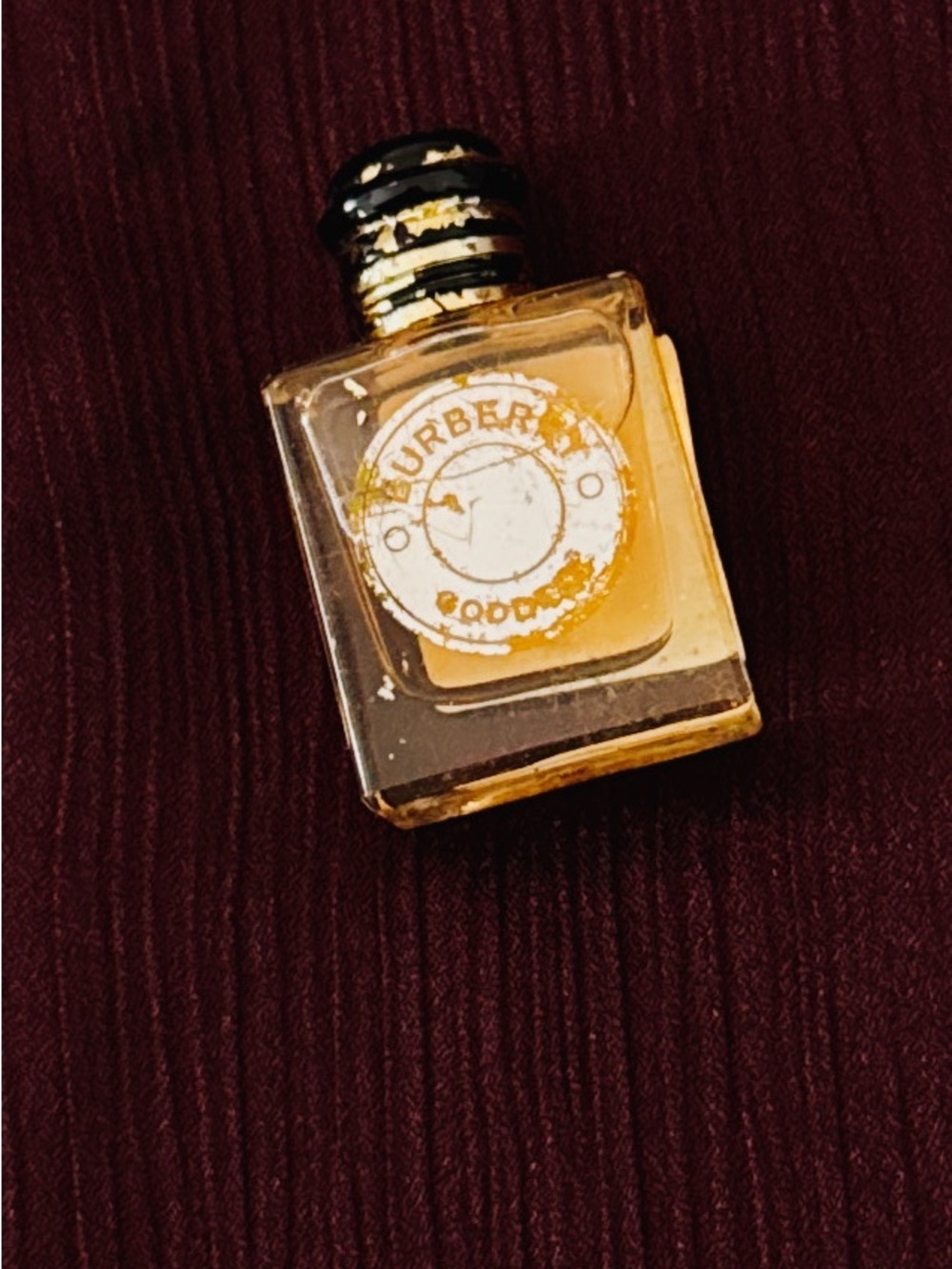 Burberry goddess dabber mini in Amber and Black